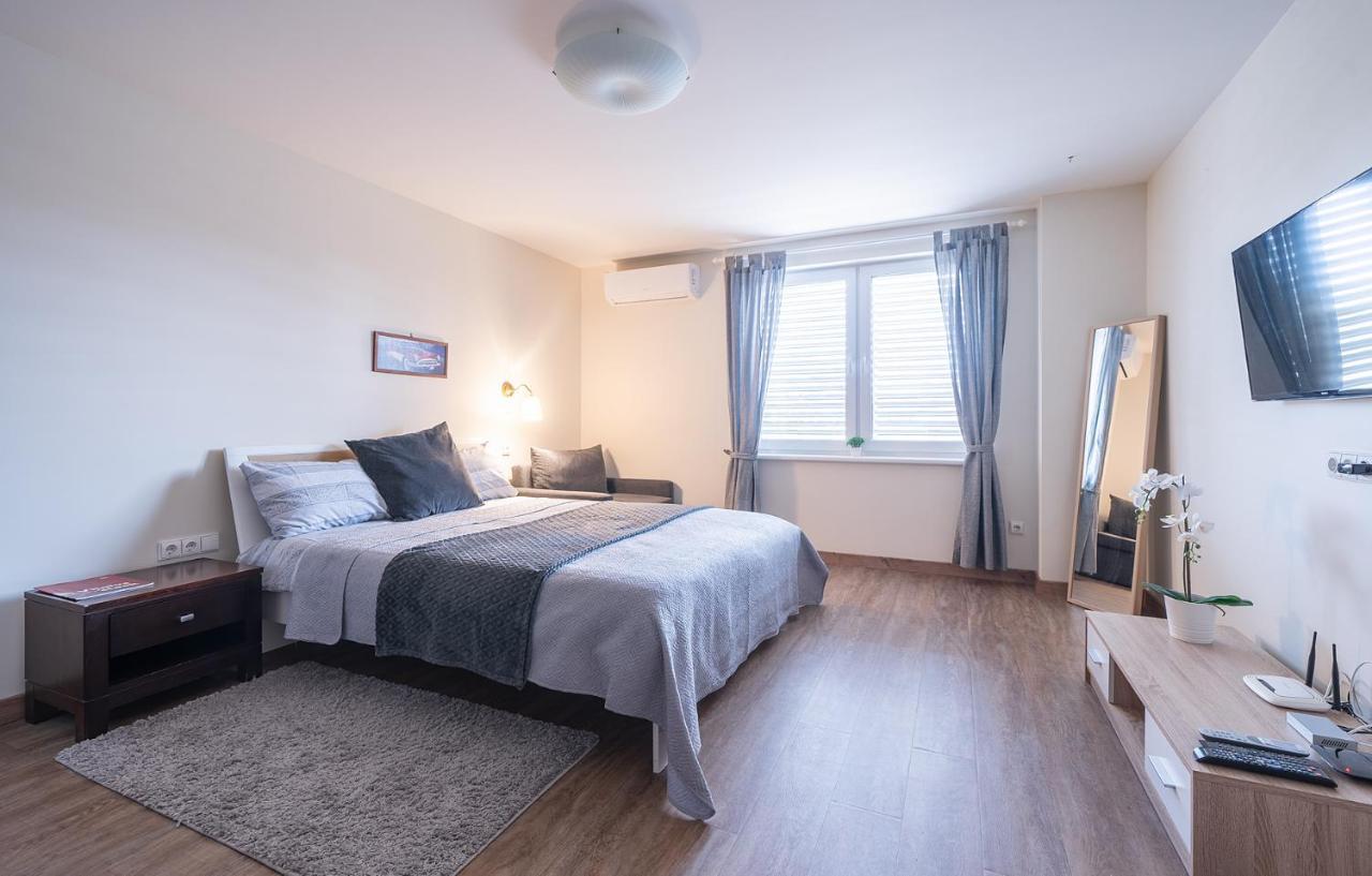 Gyneju Self Check-In Apartments Vilnius Exterior photo